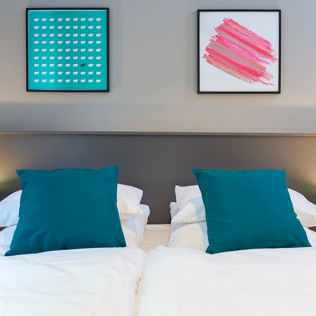 Five Bedroom Connection Apartment