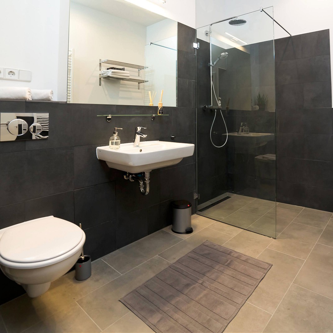 Five Bedroom Connection Apartment